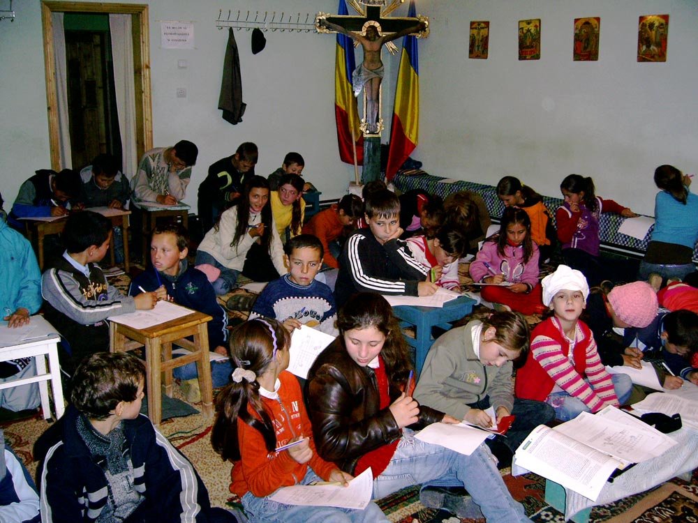 Cateheză pentru copii în parohia Buzeni, Protopopiatul Botoşani 86956