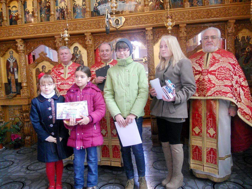 Premii pentru elevi la parohia clujeană „Naşterea Domnului“ 86944