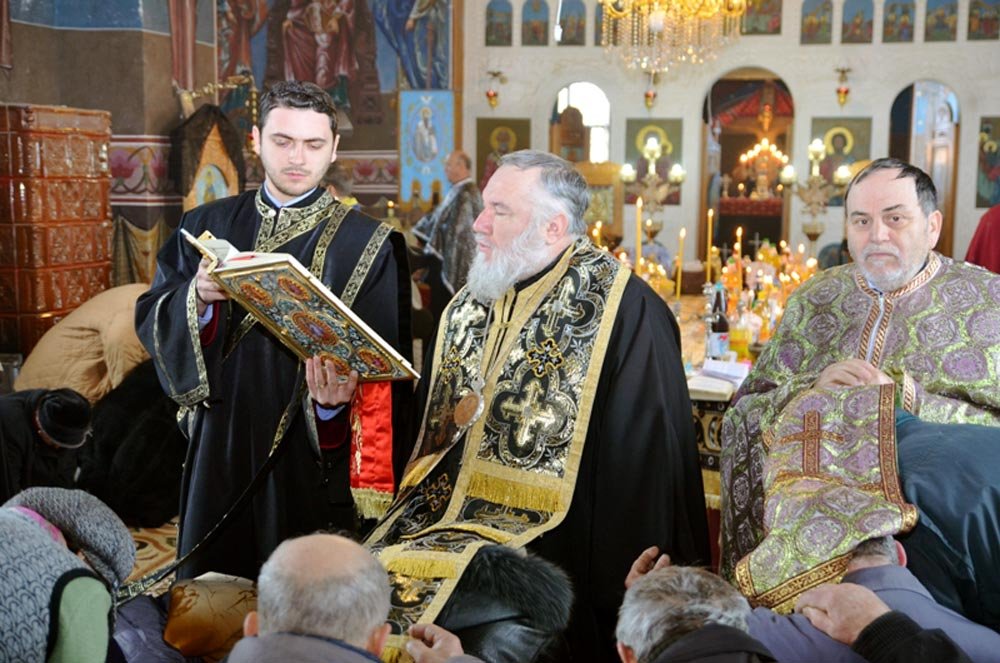 Taina Sfântului Maslu de obşte în biserica parohială din Cataloi 86910