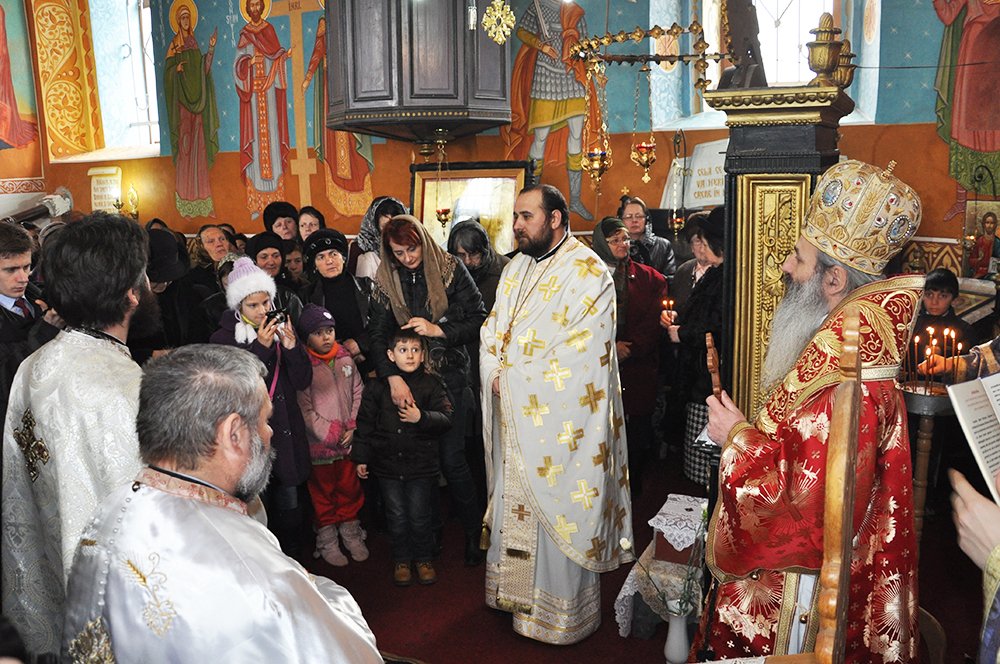 Slujbă arhierească în parohia Tungujei - Ţibăneşti 86876