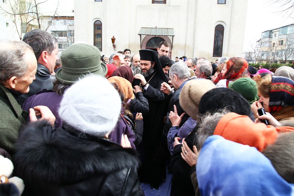 Binecuvântare pentru credincioşii vrânceni 86861