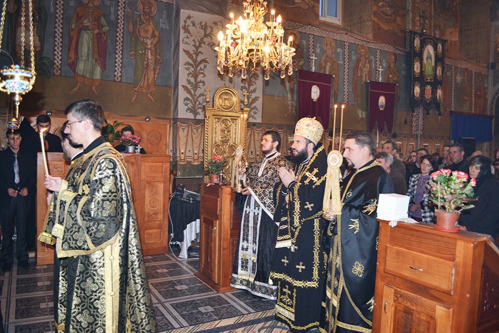 Slujire arhierească în Parohia Eftimie Murgu 86792