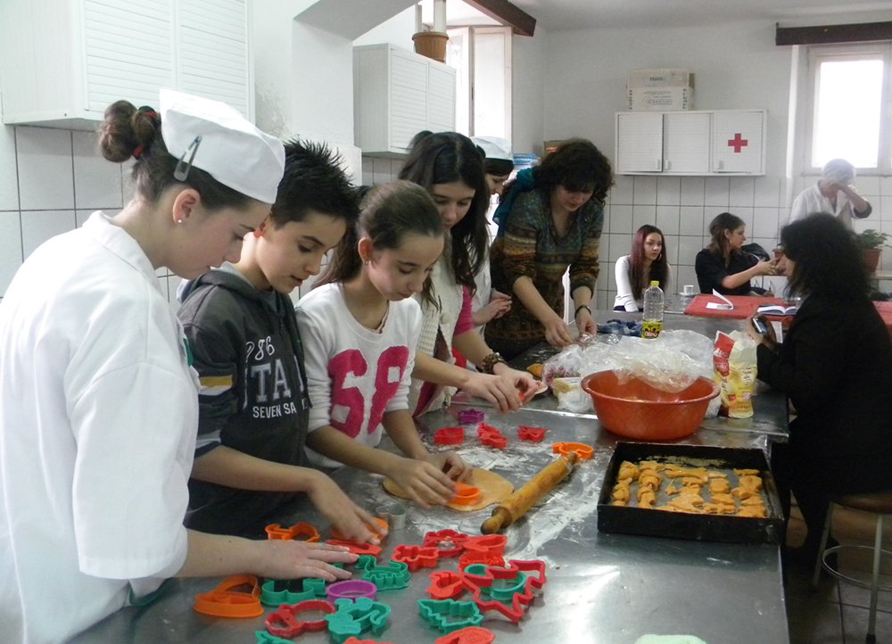 Bucurii pentru copiii din centrele de zi 86751