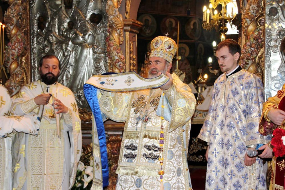 Hirotonie întru preot la Catedrala arhiepiscopală din Roman 86694