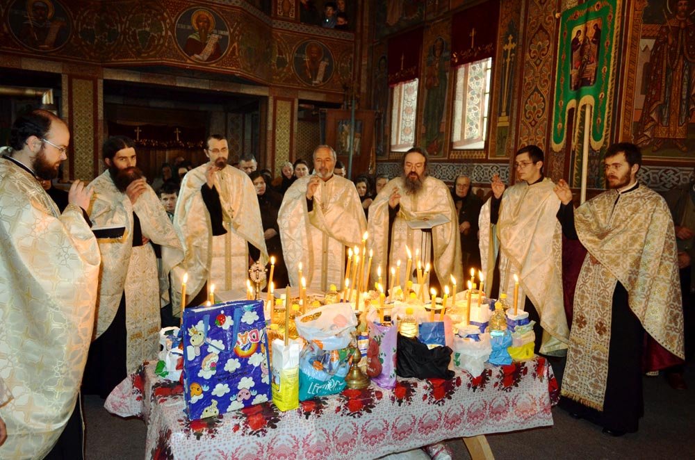 Seri duhovniceşti în bisericile hunedorene 86685