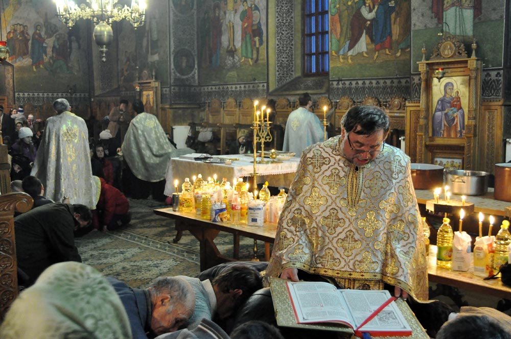 Slujbă misionară în parohia „Naşterea Maicii Domnului“ - Ceahlău 86695