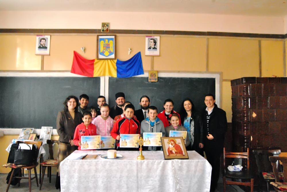 Activităţi cu tinerii în Episcopia Caransebeşului 86669