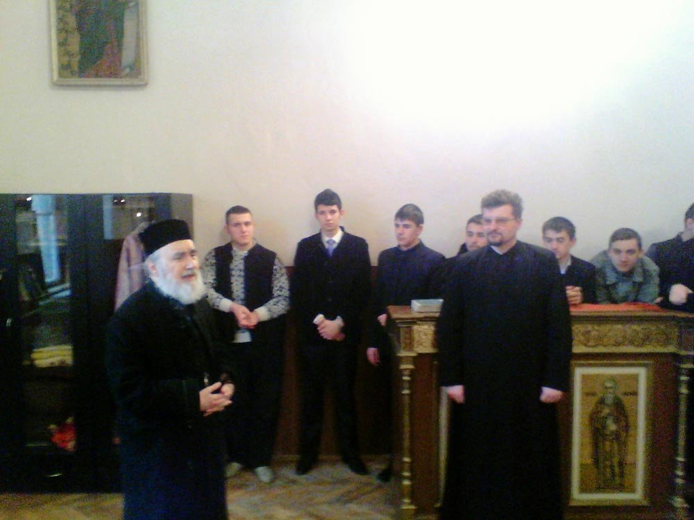 Programul „Să ştii mai multe, să fii mai bun!“ la Arad 86671