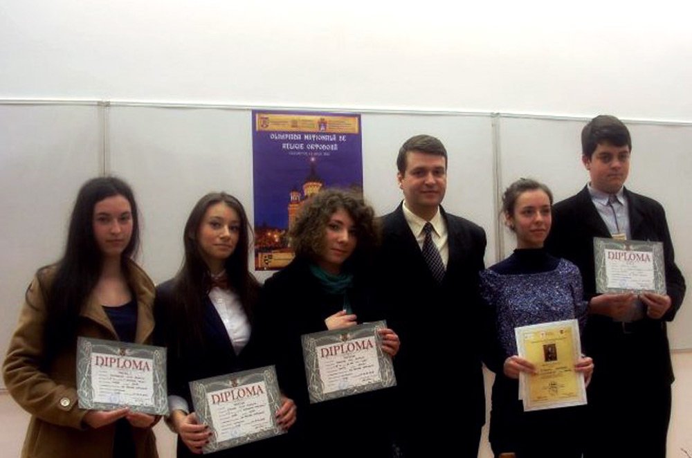 Elevi băcăuani, premiaţi la Olimpiada Naţională de Religie 86649