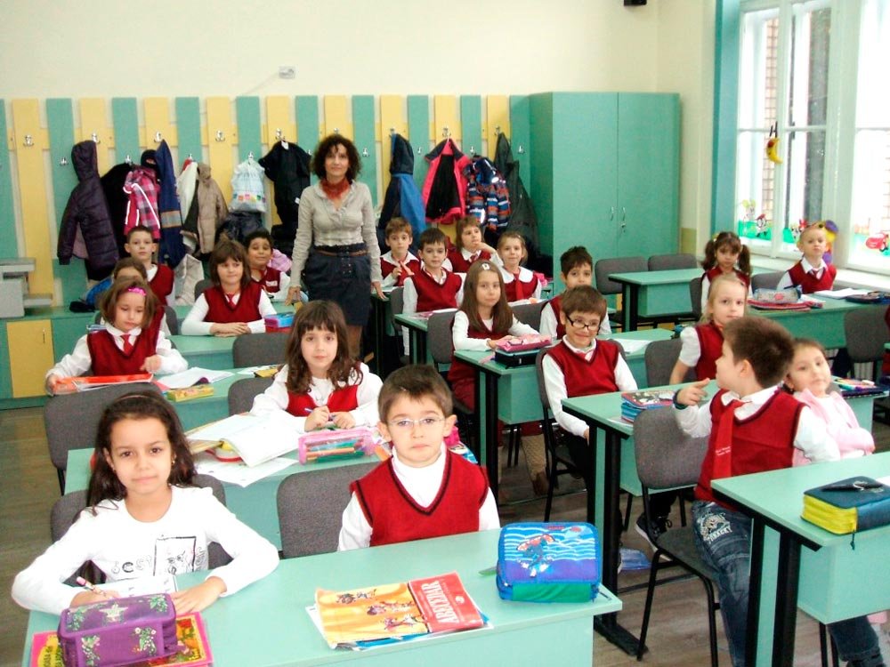 Înscrierea copiilor de 6 şi 7 ani să se facă în prima etapă 86610