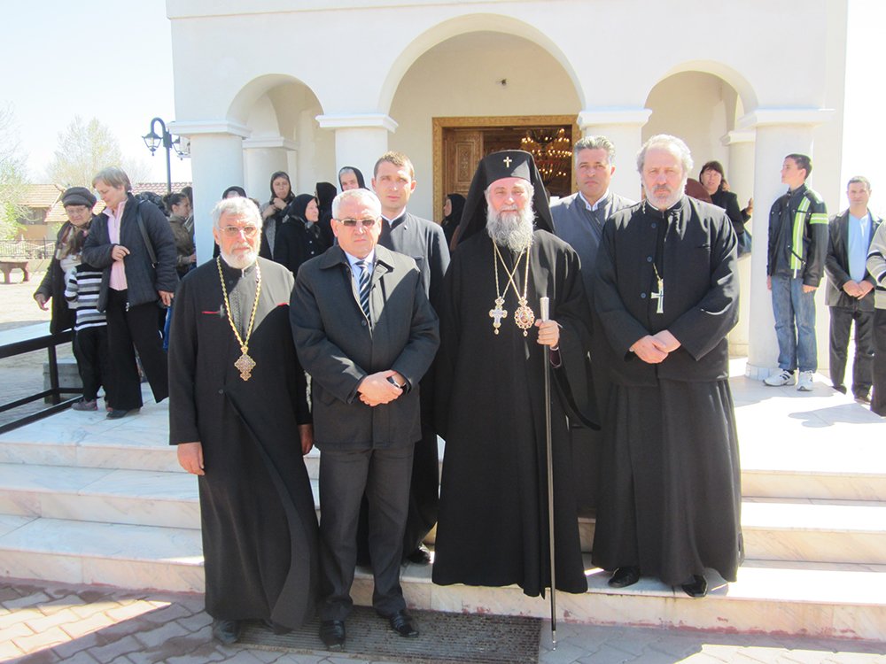 Slujbe arhiereşti şi concert coral la Râmnic 86567