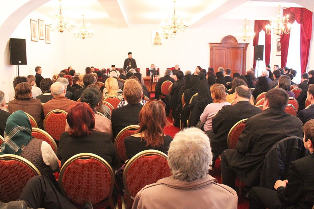 Întâlnire duhovnicească în Arhiepiscopia Râmnicului 86530