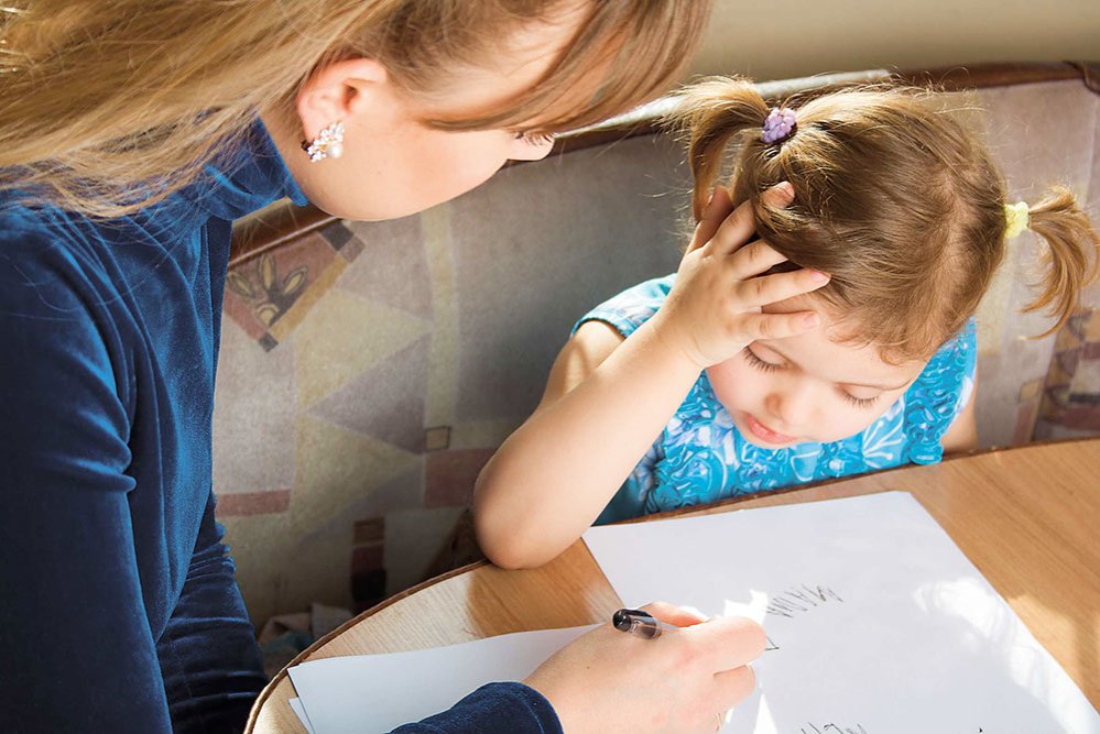 Ocupaţia de bonă ar putea fi reglementată şi în România 86526