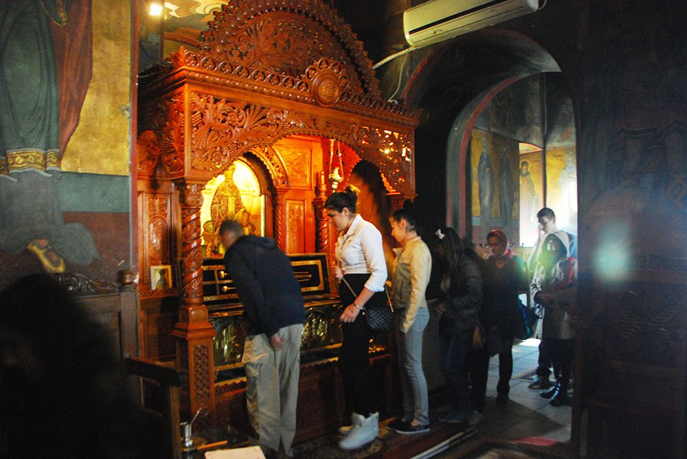 Procesiuni în eparhiile Bucureştilor şi Râmnicului 86494