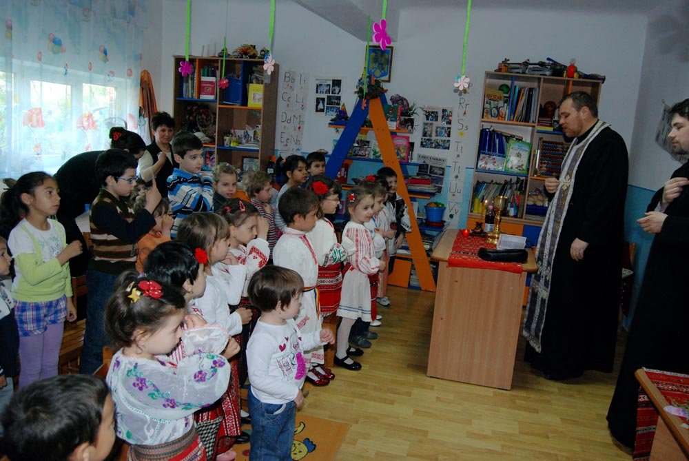 Vizite pastorale în şcolile şi grădiniţele craiovene 86354