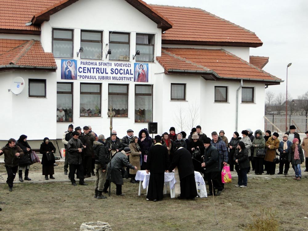 O masă caldă zilnică pentru 84 de copii 86316