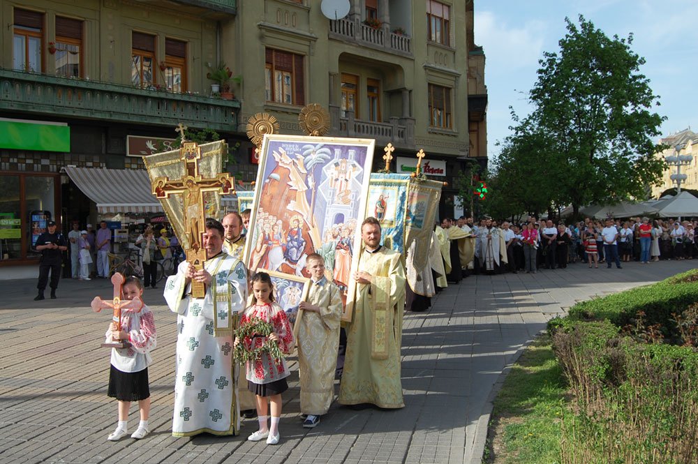 Procesiunea Floriilor în Arhiepiscopia Timişoarei 86303