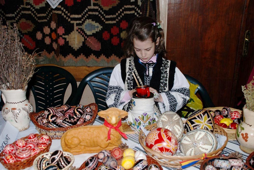 "Primăvară românească", cu icoane şi ouă încondeiate, la Bruxelles 86270