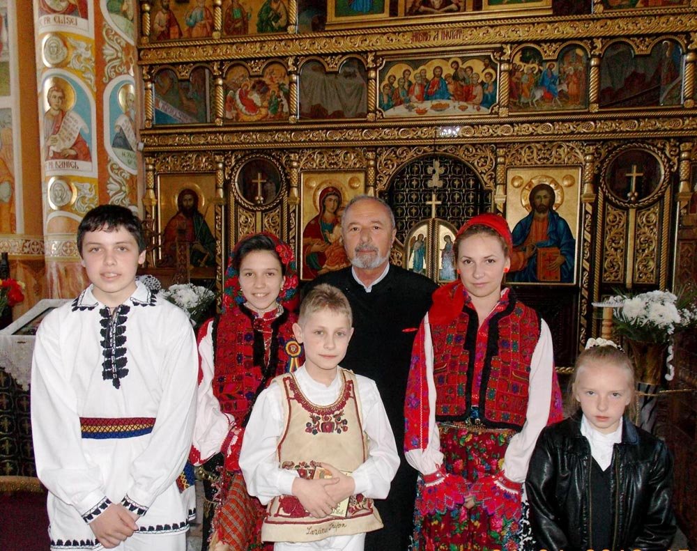 Sute de copii la concursul „Bucuria de a fi creştin“ 86276