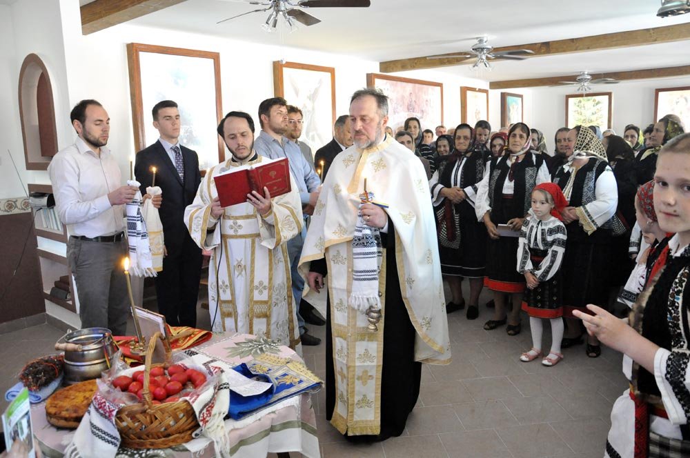 Sfinţire de aşezământ în parohia Vicovu de Sus-Est 86179