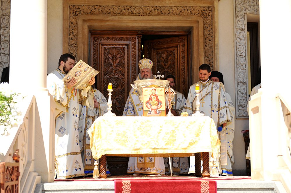 „Hristos Cel înviat este Cel care ne vindecă” 86137