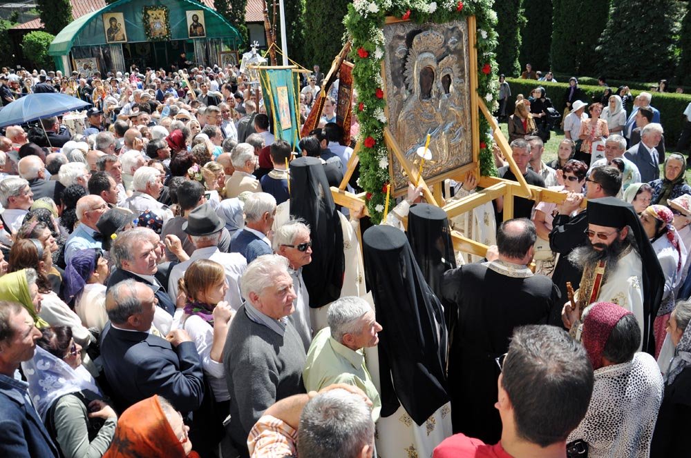 Praznicul Izvorului Tămăduirii la Mănăstirea Bistriţa 86135