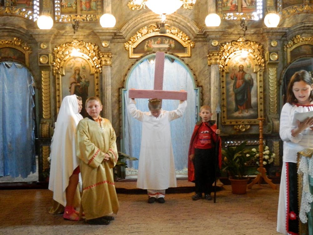 Spectacol despre Învierea Domnului în Satchinez 86155