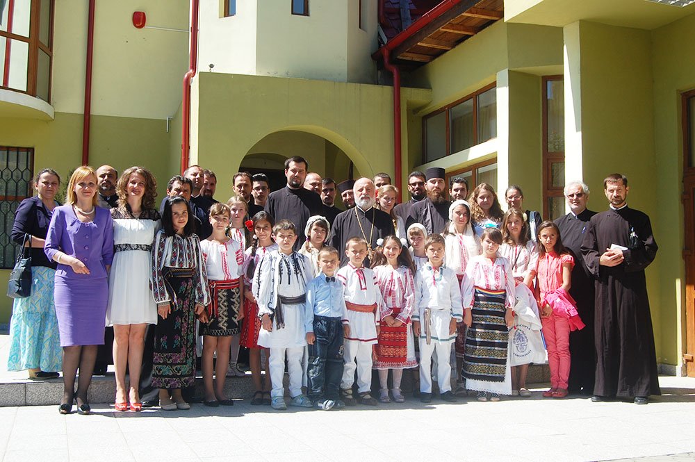 Concursul „Bucuria de a fi creştin“ la Târgovişte 86095