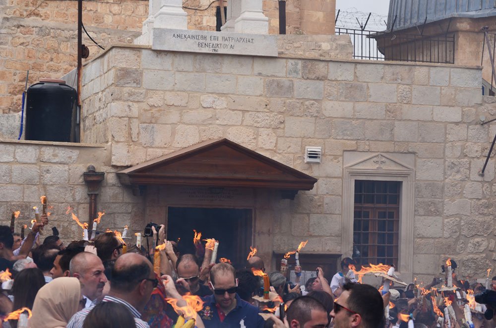 Lumina sfântă de la Ierusalim 86109