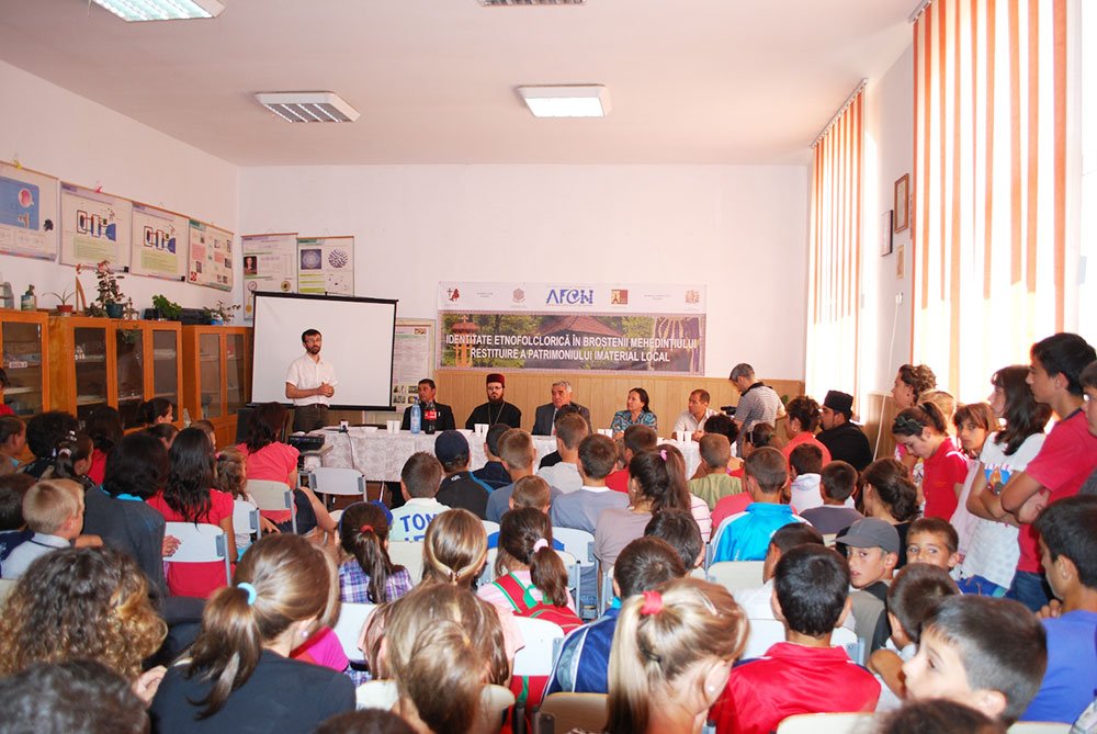 Promovarea tradiţiilor ortodoxe la Severin şi Broşteni 86079