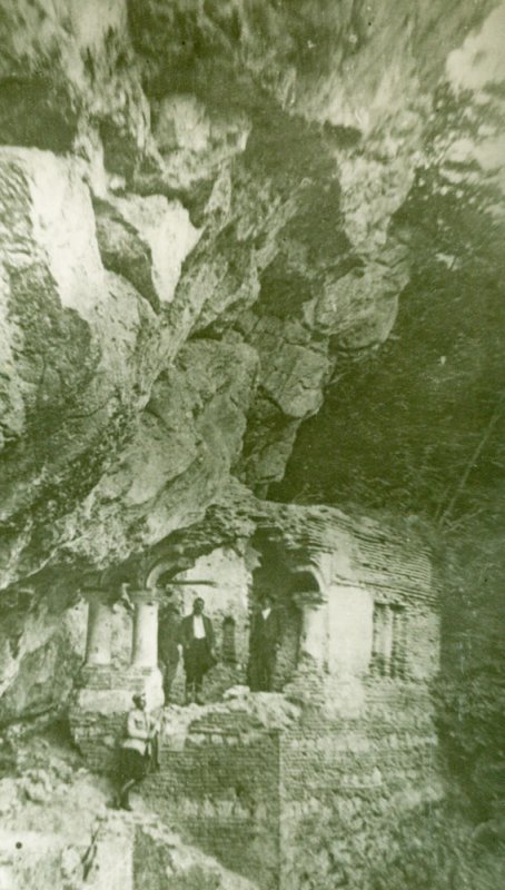 Schitul vâlcean Pahomie în anii '50 ai secolului trecut 86073