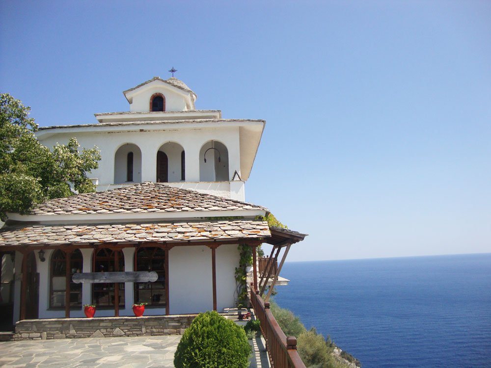 Oaza cocoţată pe un vârf de stâncă 86065