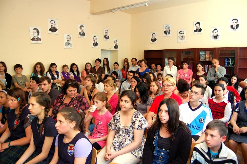 Concursuri de creaţie şi activităţi şcolare 85985