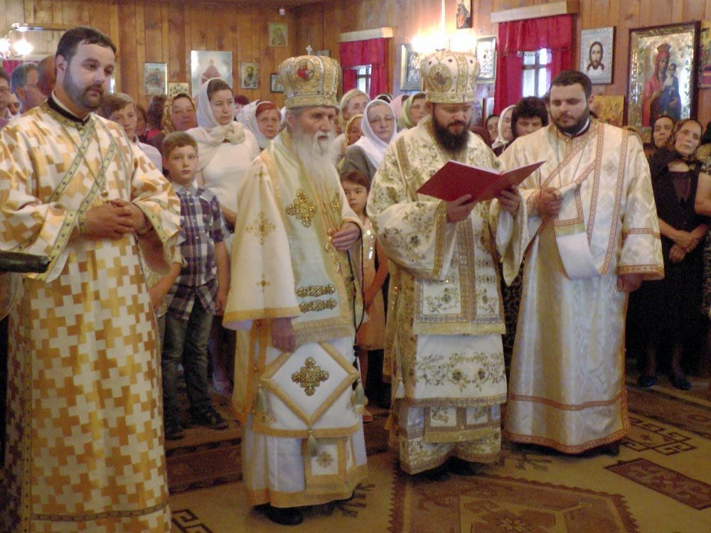 „Femeile mironosiţe trebuie să fie pentru noi model de slujire“ 85964