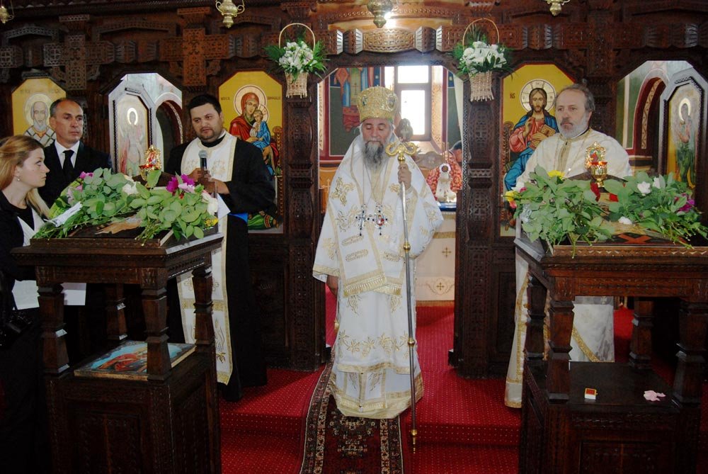 Binecuvântări arhiereşti pentru credincioşii din Dioşti 85957