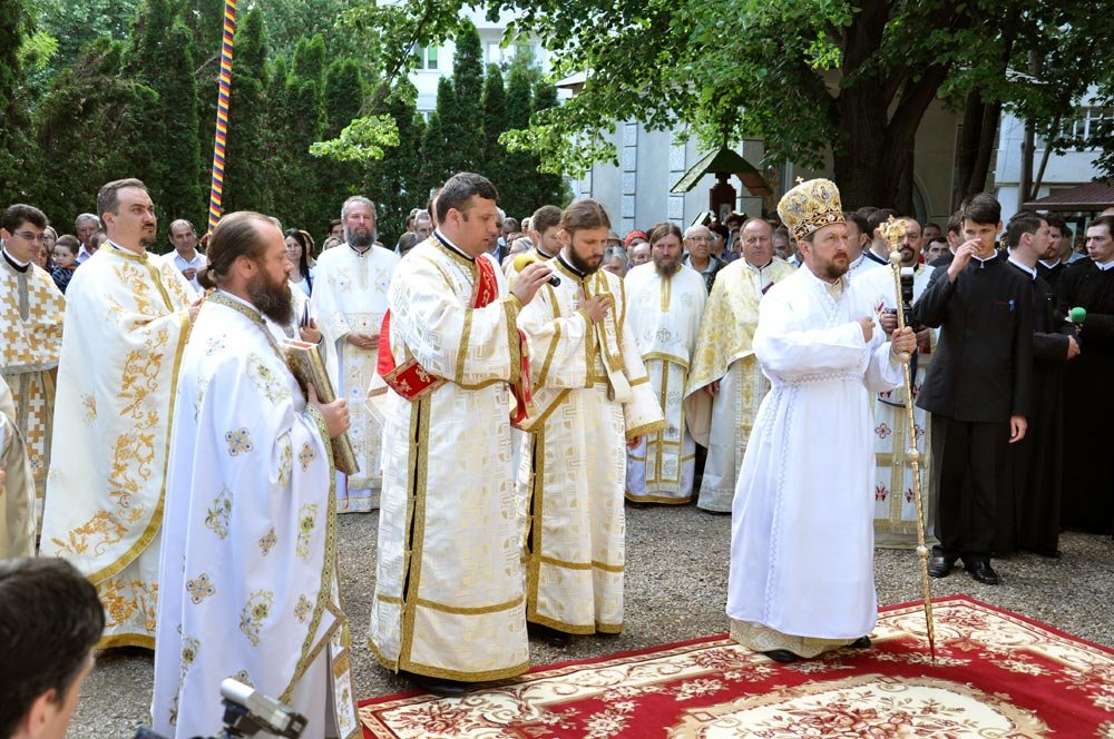 Marea sărbătoare a Bisericii Precista 85944