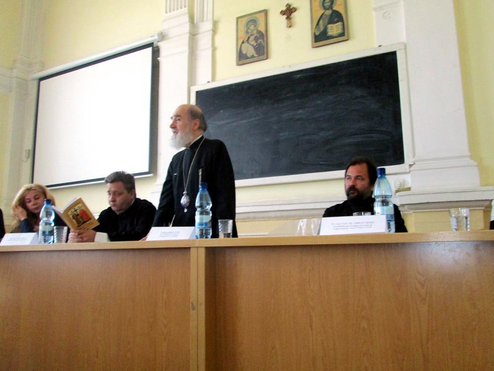 Sub semnul Sfinţilor Împăraţi Constantin şi Elena 85937