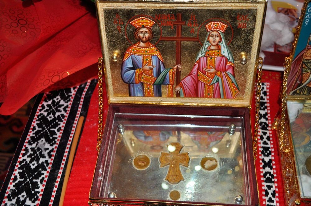 Primul hram al Sfinţilor Împăraţi celebrat în biserica de lemn 85916