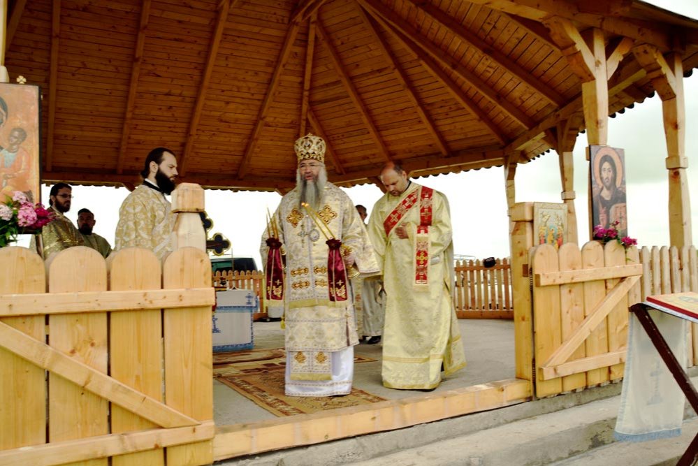 Hram şi sfinţire la Mănăstirea Jiana 85885