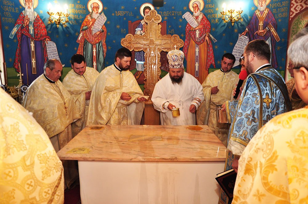 Biserica din Hobiţa-Grădişte a fost târnosită 85780