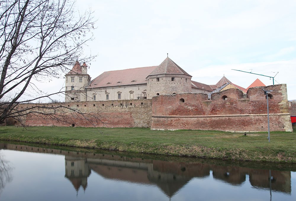 Comorile adăpostite în Cetatea Făgăraşului 85793