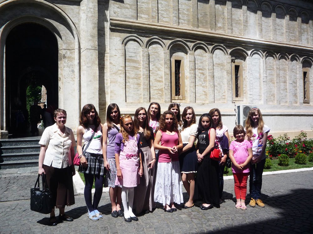 Excursie pentru câştigătorii concursului „Sfinţii Împăraţi Constantin şi Elena“ 85774