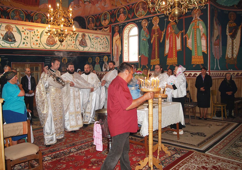 Liturghie baptismală în parohia Bocniţa 85715