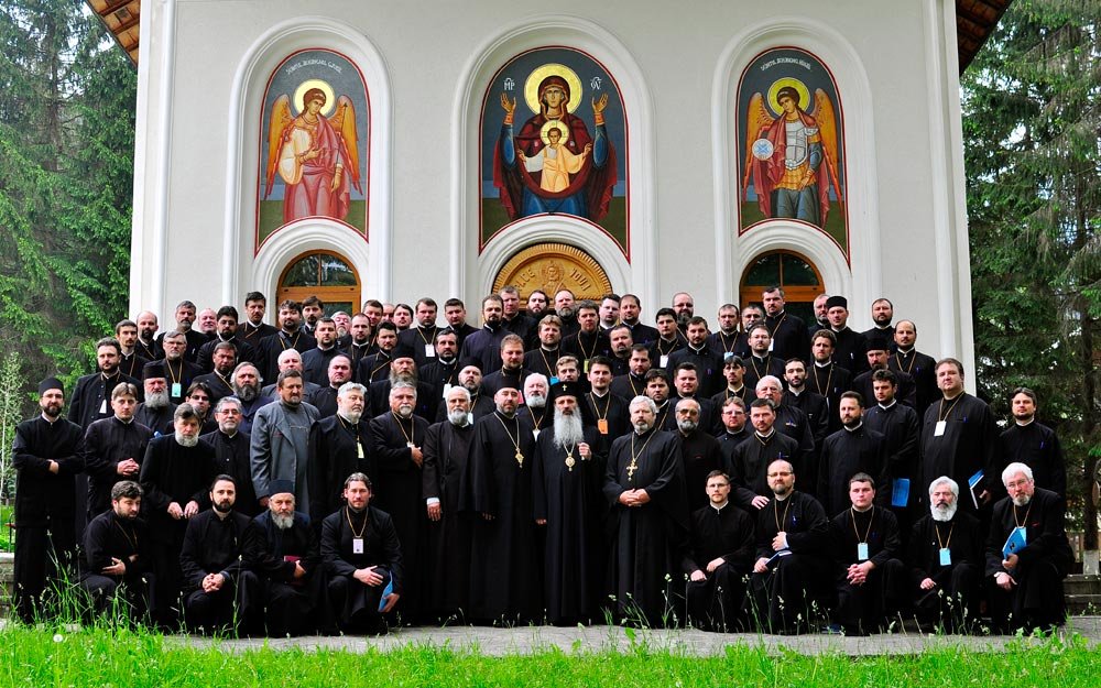 Preoţii protopopiatelor Dorohoi şi Darabani s-au reunit la Durău 85678