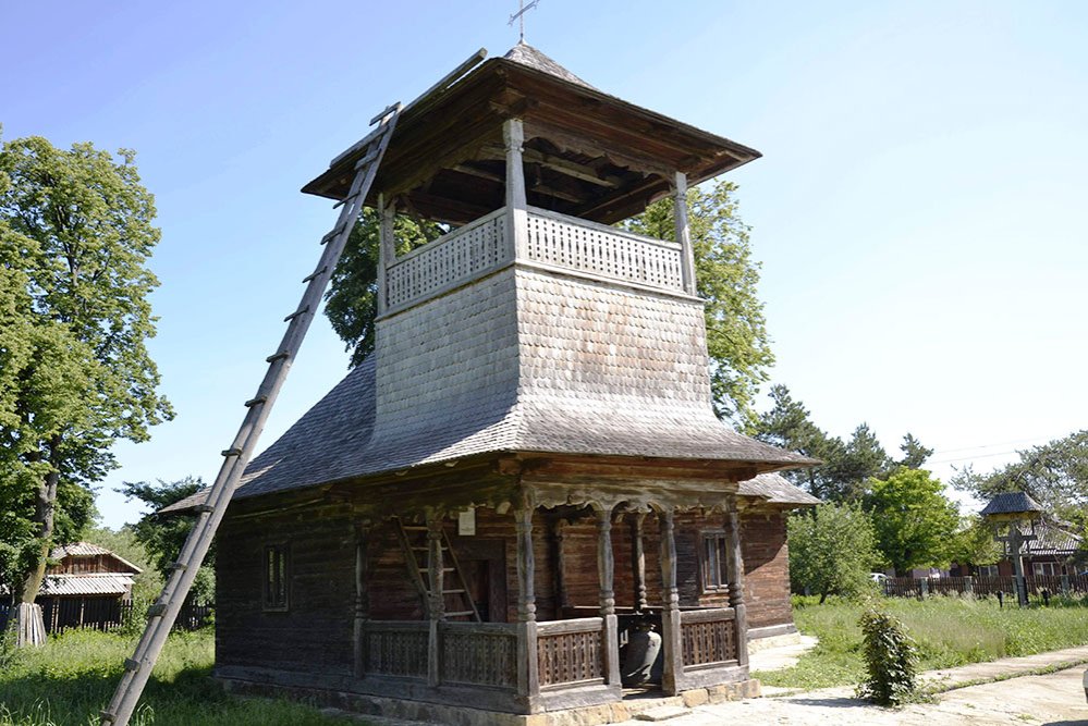 Bisericuţa din Brăeşti, o capodoperă a artei lemnului 85645