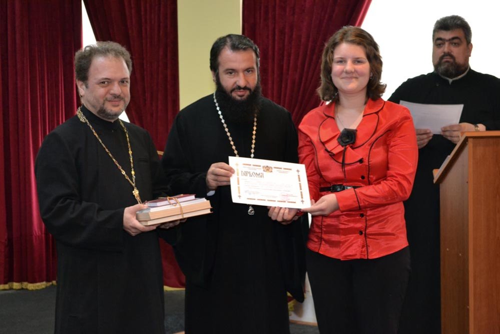 Premii pentru tinerii merituoşi 85643