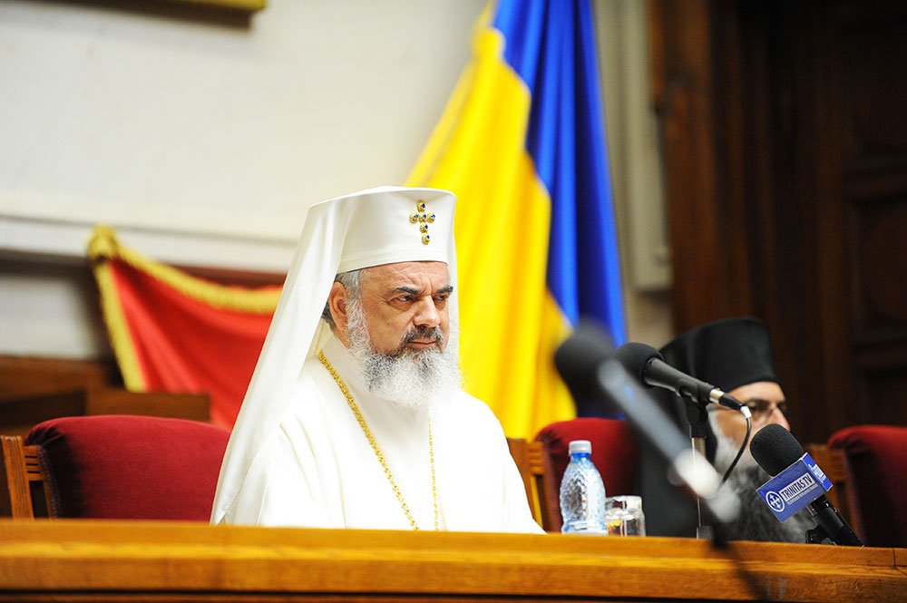 Sfinţii Împăraţi Constantin şi Elena - prototipuri ale apostolatului mirean, politic şi social creştin 85649