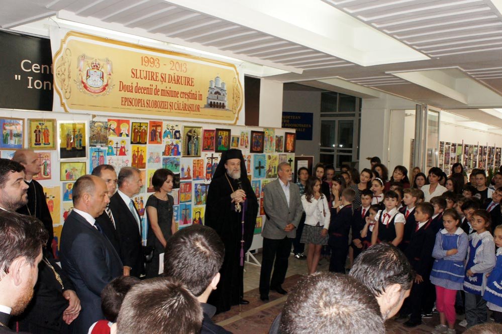 Concurs şi expoziţie de icoane dedicate Sfinţilor Împăraţi 85578