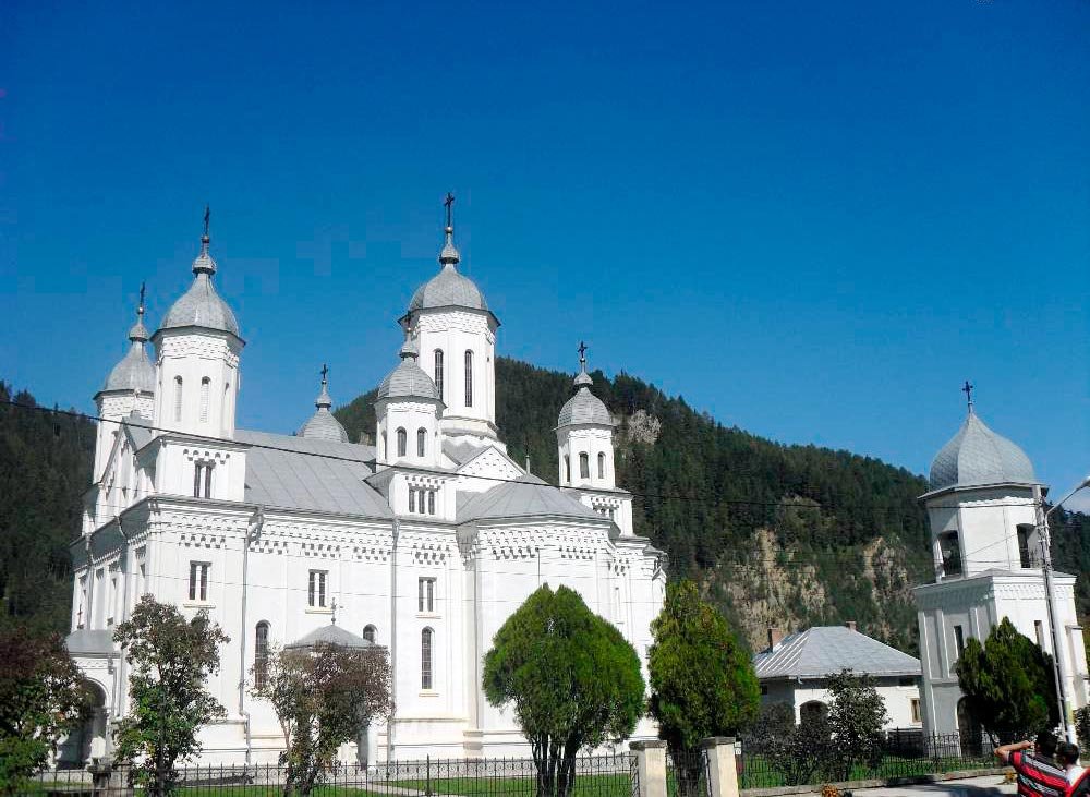 Slujbe de pomenire pentru preotul Vasile Moroşanu 85543