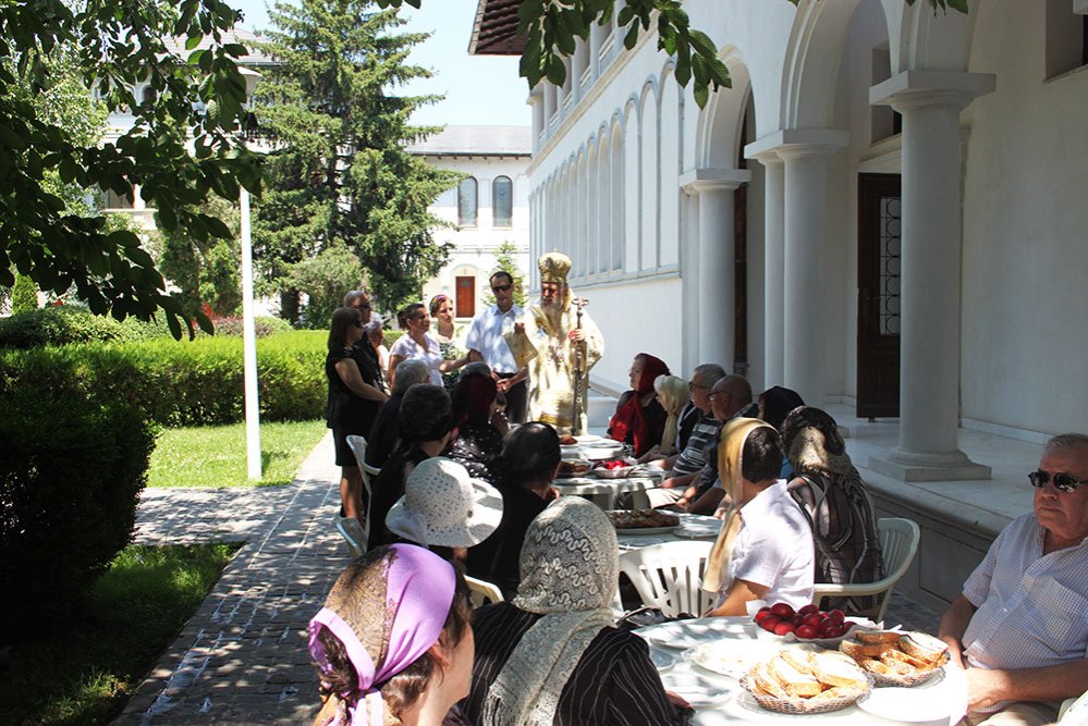 Binecuvântare arhierească pentru membrii Asociaţiei Nevăzătorilor din Galaţi 85530